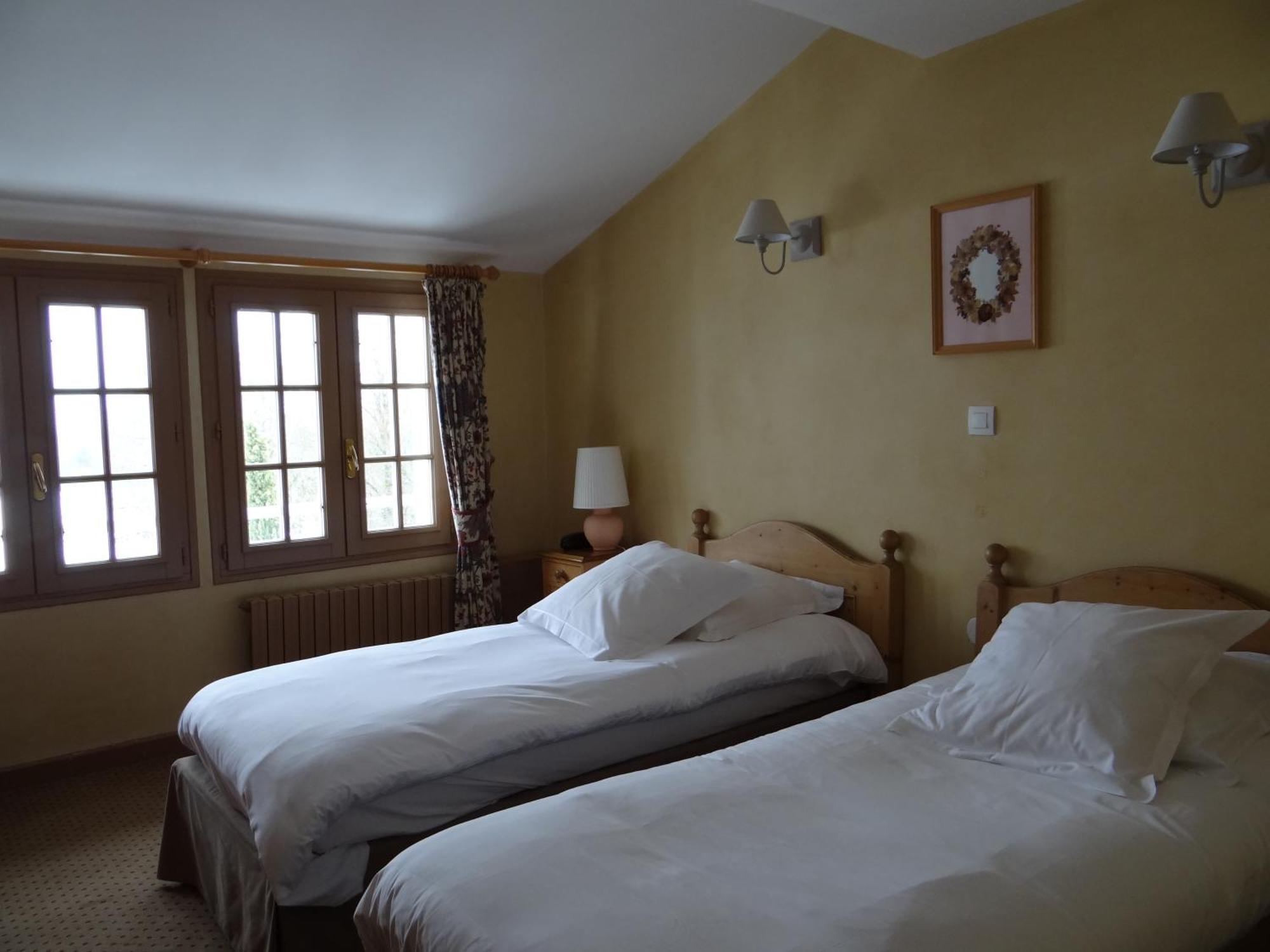 Auberge Des Chasseurs Échenevex Habitación foto